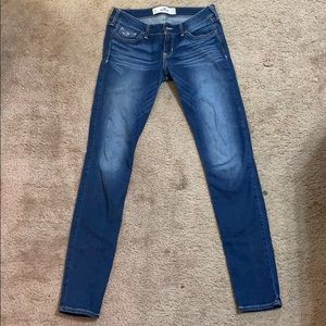 Dark wash Hollister skinny jeans